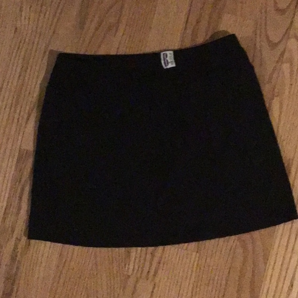 Skinz skort NWOT
